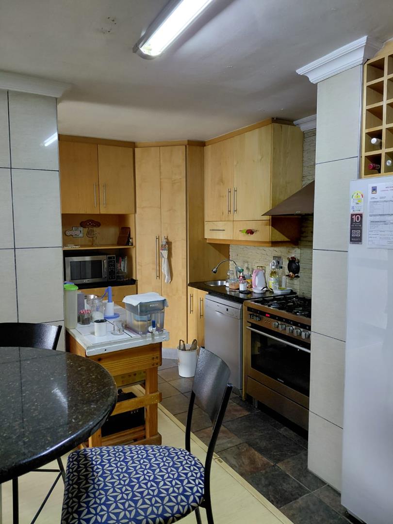 To Let 3 Bedroom Property for Rent in Loevenstein Western Cape